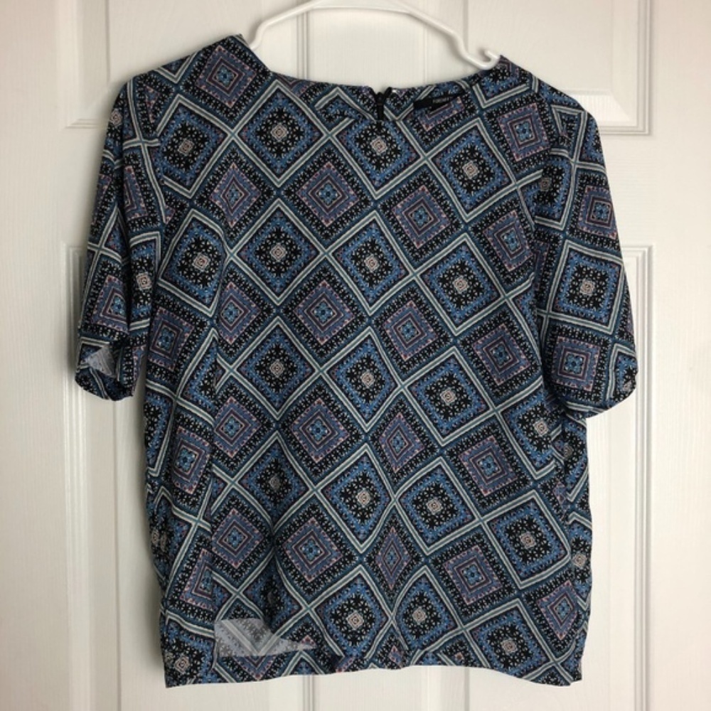 ! Forever 21 Blue Geometric Print Crop‎ Top Women Size S